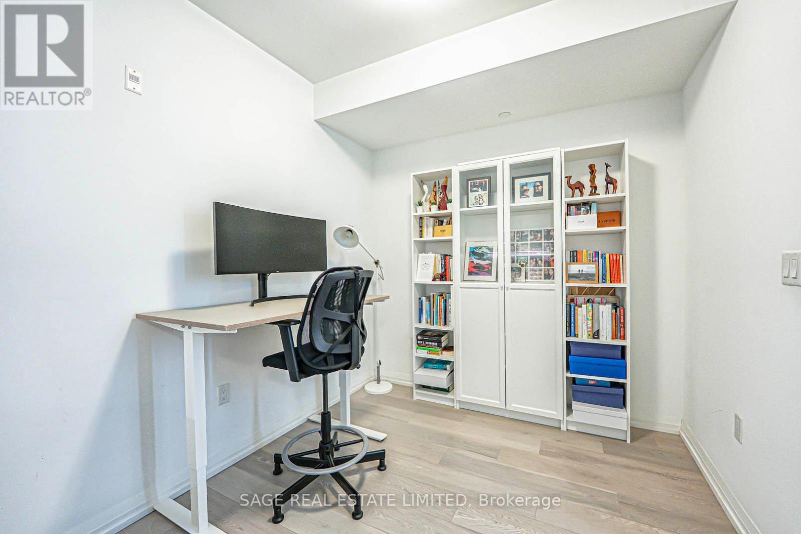406 - 835 St Clair Avenue W, Toronto, Ontario  M6C 0A8 - Photo 8 - C13681834