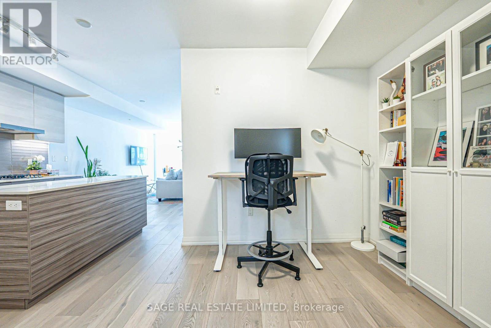 406 - 835 St Clair Avenue W, Toronto, Ontario  M6C 0A8 - Photo 9 - C13681834