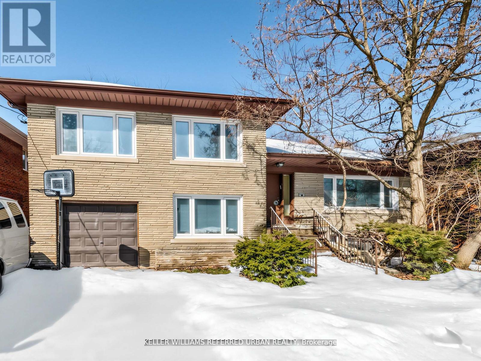 14 Frontenac Avenue, Toronto, Ontario  M5N 1Z5 - Photo 4 - C13681916