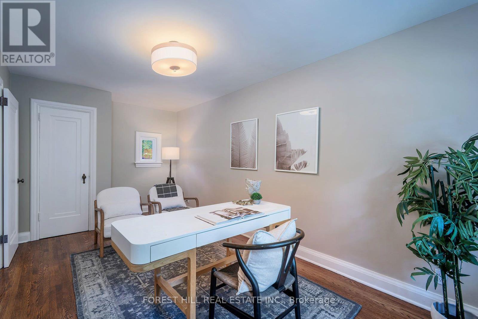 17 FAIRLEIGH CRESCENT Toronto (Forest Hill North), ON M6C 3R7