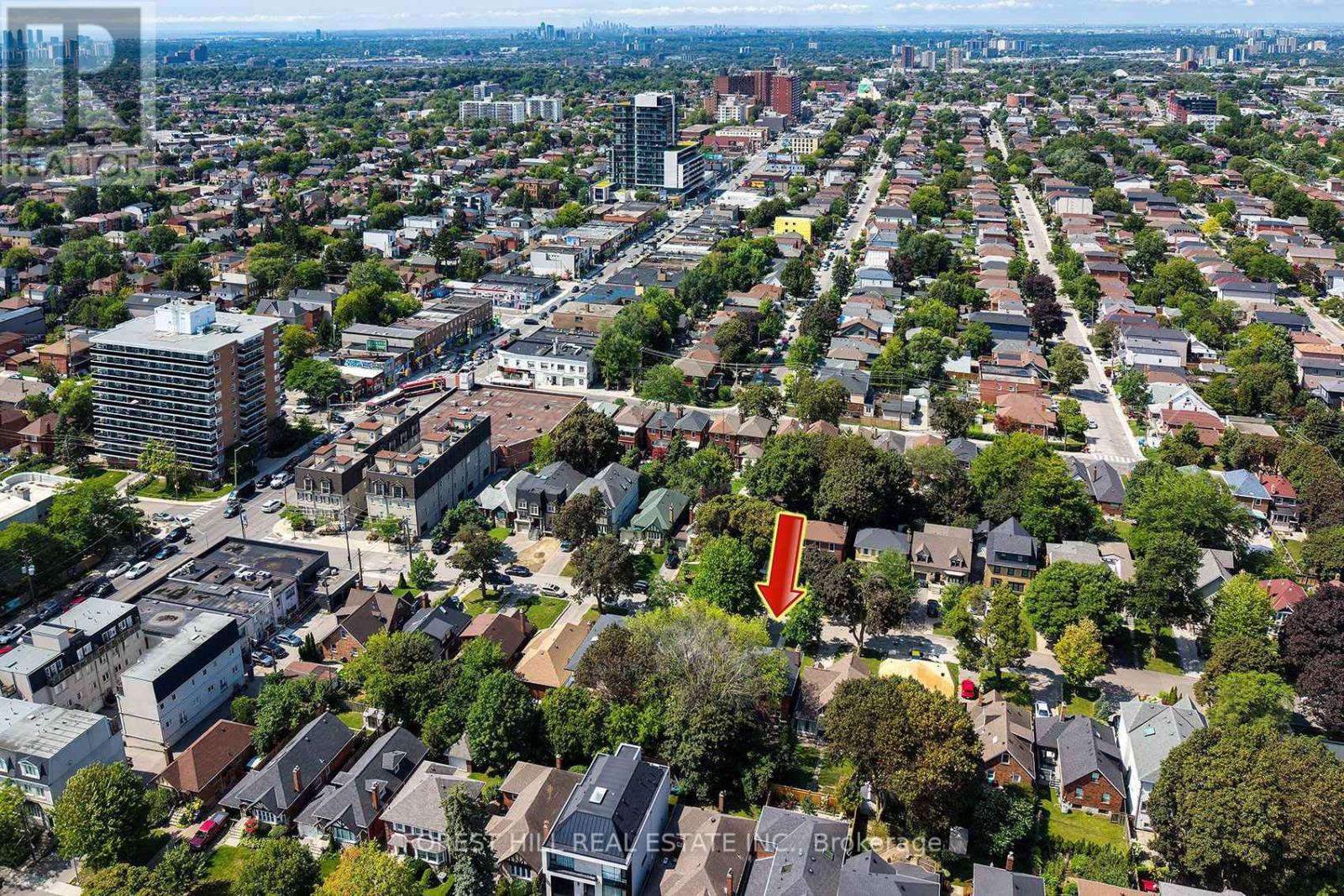 17 FAIRLEIGH CRESCENT Toronto (Forest Hill North), ON M6C 3R7