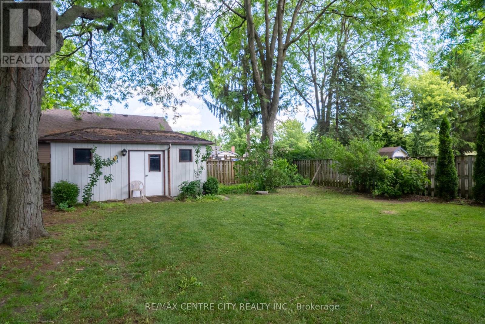 245 Dominion Street, Strathroy-Caradoc, Ontario  N7G 3G9 - Photo 6 - X13681854