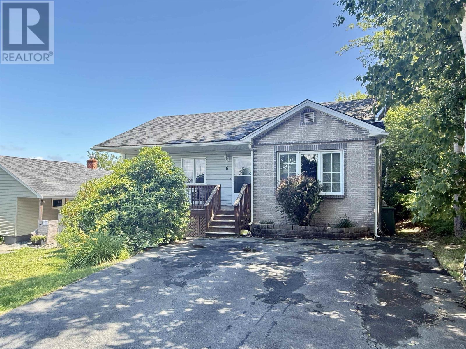 6 Beacon Street, Dartmouth, Nova Scotia  B2Y 1Y2 - Photo 1 - 202618984