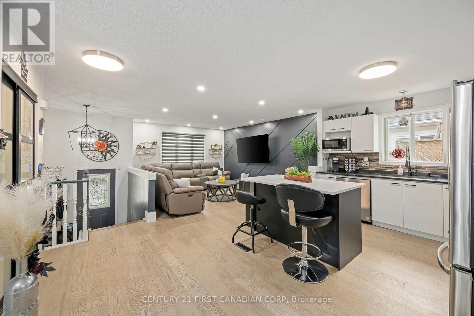 902 Railton Avenue, London East, Ontario  N5V 4V9 - Photo 8 - X13682016