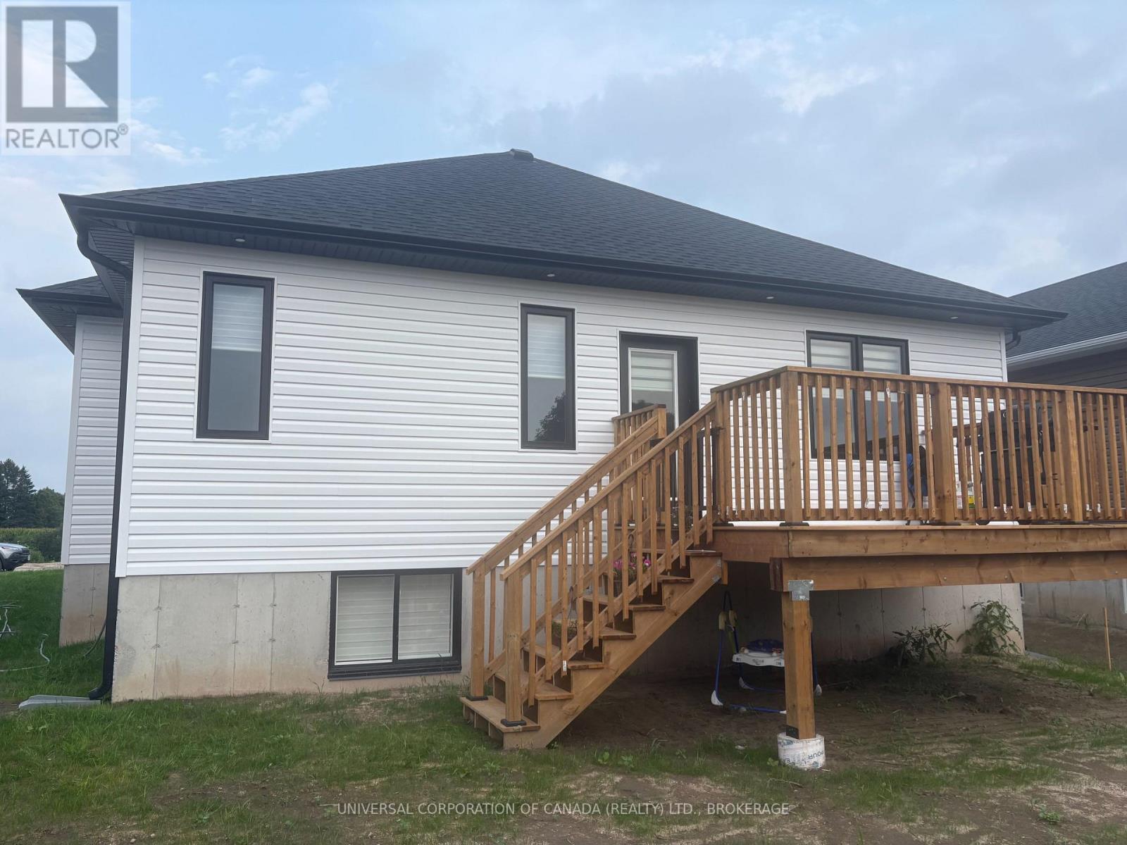 63 Rebecca Drive, Aylmer, Ontario  N5H 0A1 - Photo 4 - X13682052
