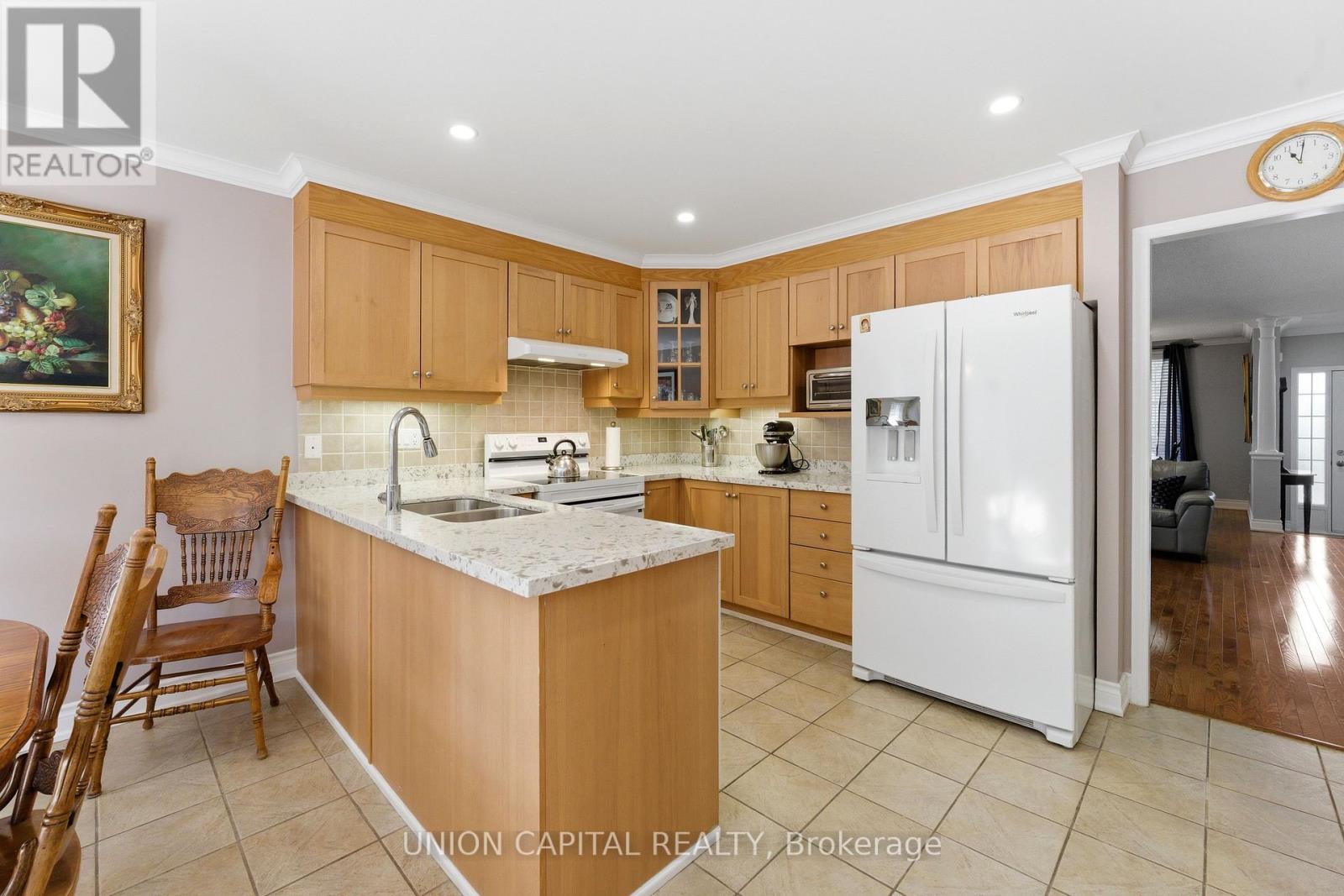 1473 Greenvalley Trail, Oshawa, Ontario  L1K 2N5 - Photo 9 - E13681944