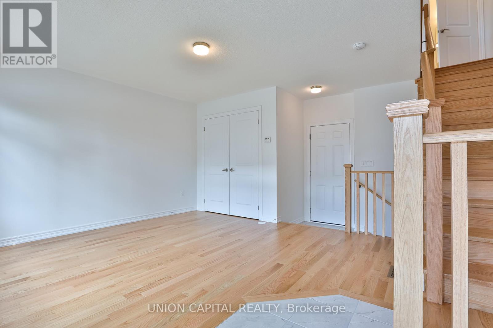 83 Sorbara Way, Whitby, Ontario  L1M 2L1 - Photo 11 - E13681966