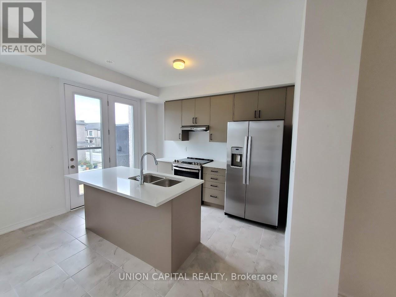 83 Sorbara Way, Whitby, Ontario  L1M 2L1 - Photo 37 - E13681966