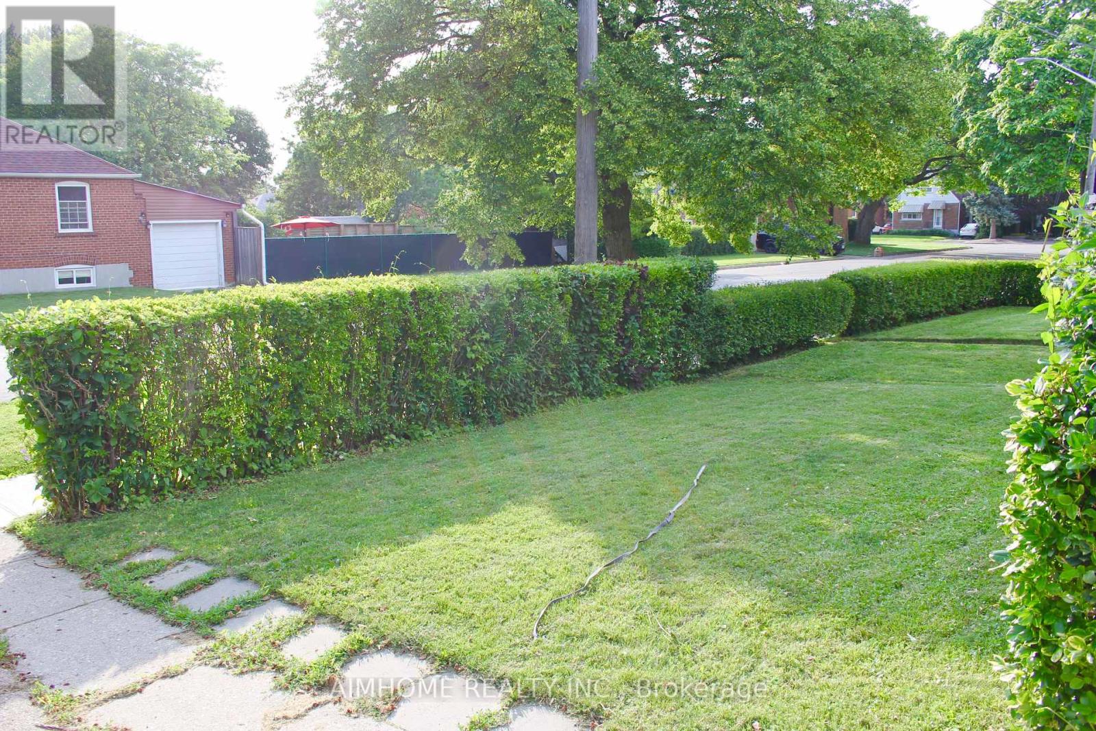 31 Camilla Crescent, Toronto, Ontario  M1L 1Y9 - Photo 3 - E13681988