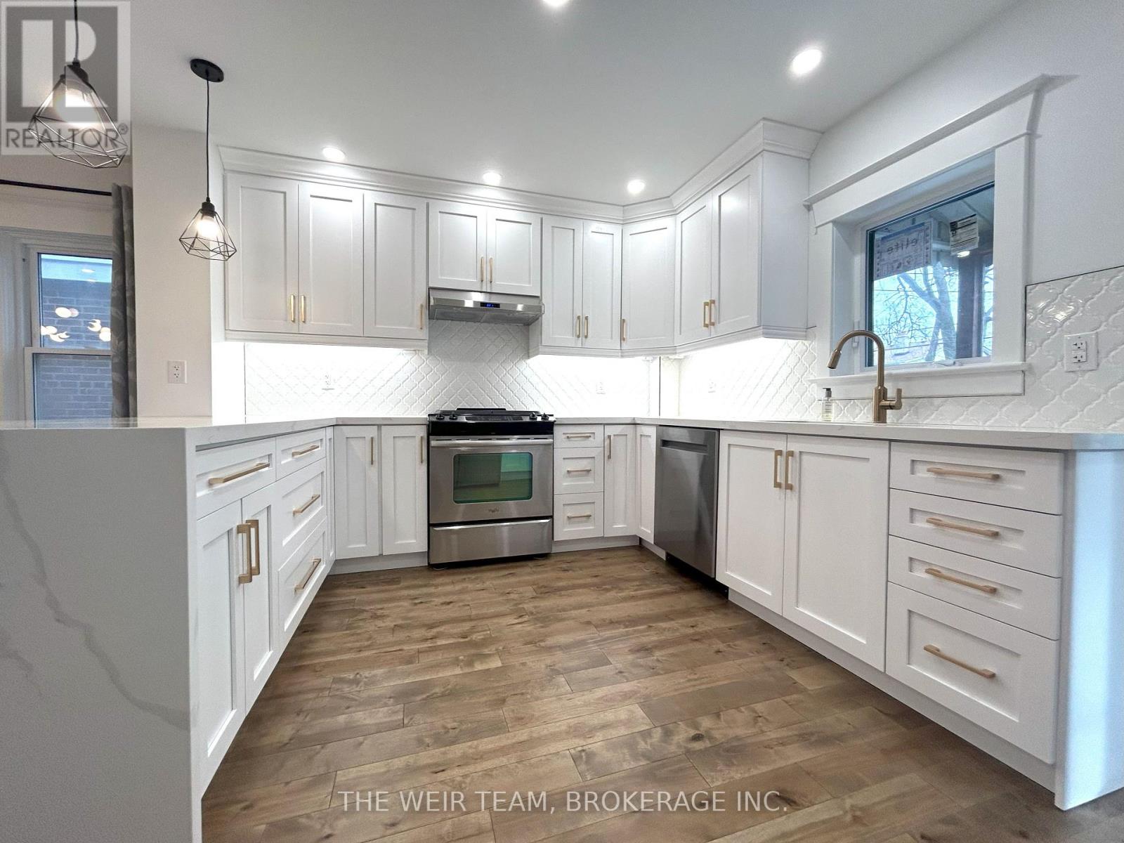 3 Costain Avenue, Toronto, Ontario  M4E 2G7 - Photo 2 - E13682068