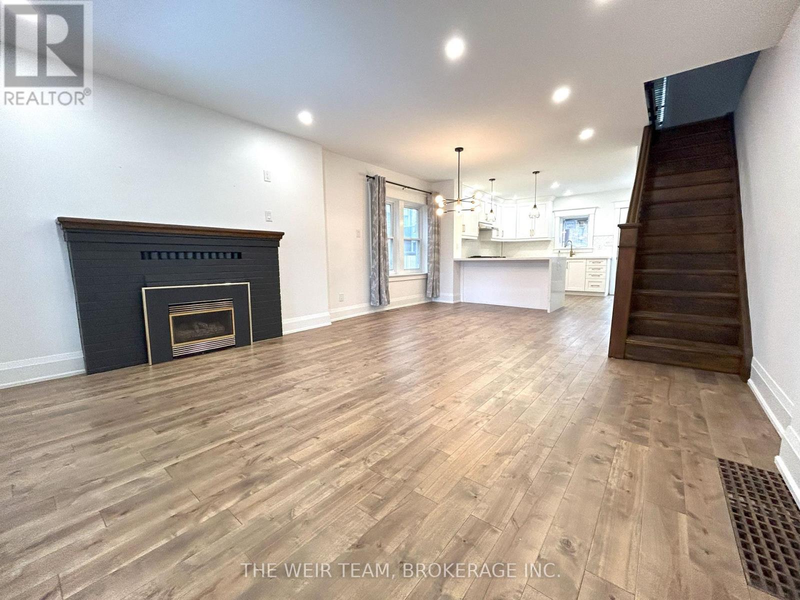 3 Costain Avenue, Toronto, Ontario  M4E 2G7 - Photo 8 - E13682068