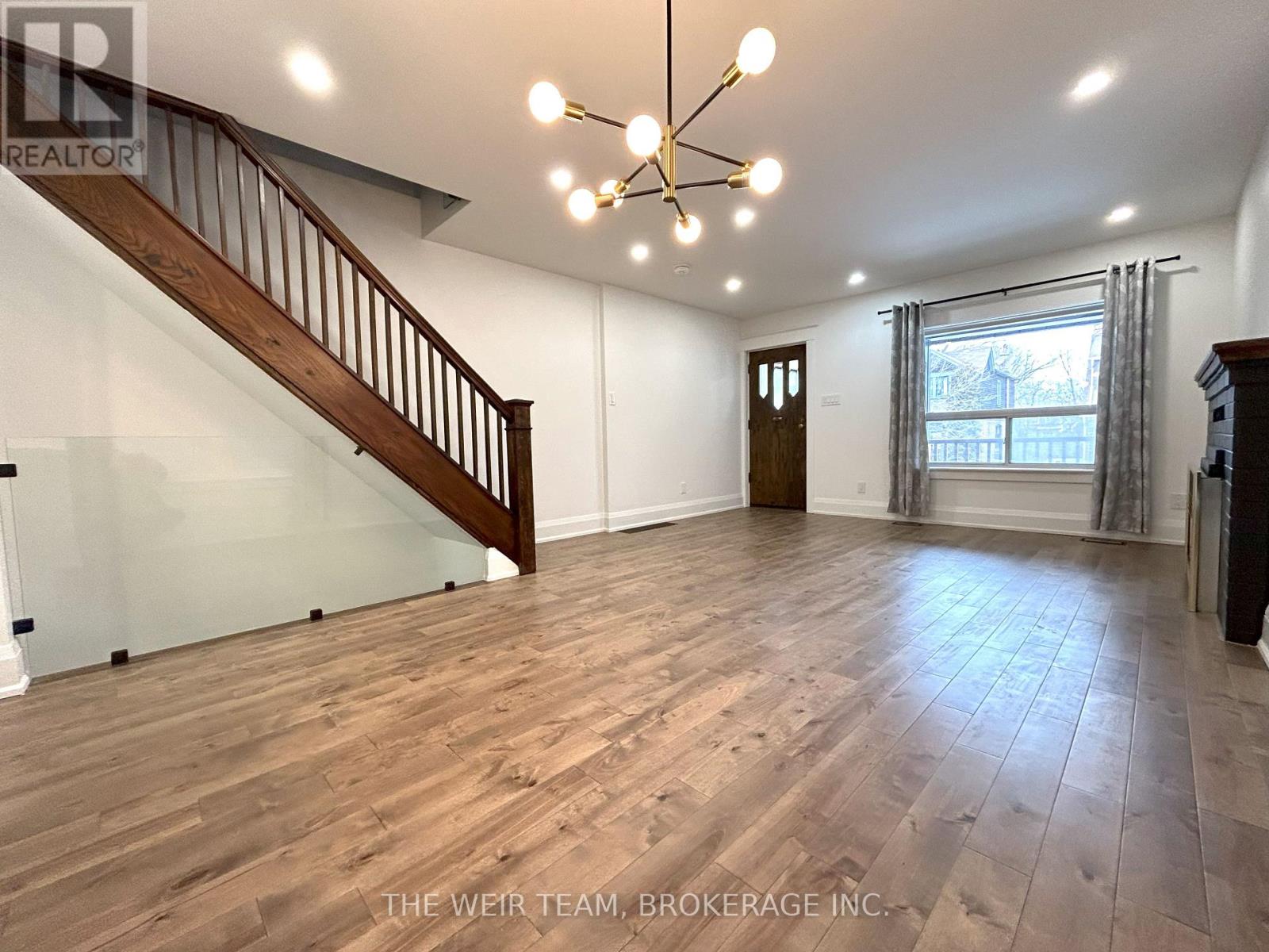 3 Costain Avenue, Toronto, Ontario  M4E 2G7 - Photo 9 - E13682068