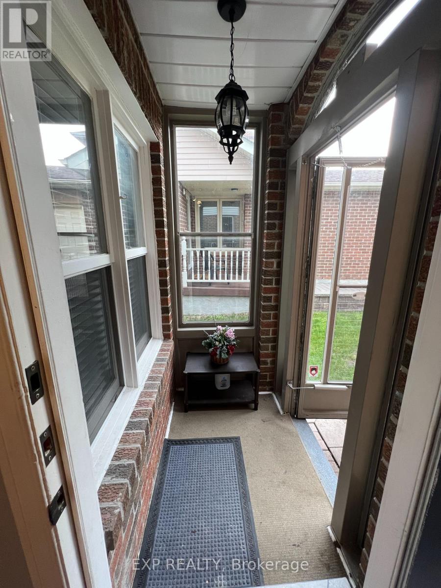1009 Meadowridge Crescent, Pickering, Ontario  L1V 4Z3 - Photo 2 - E13682084