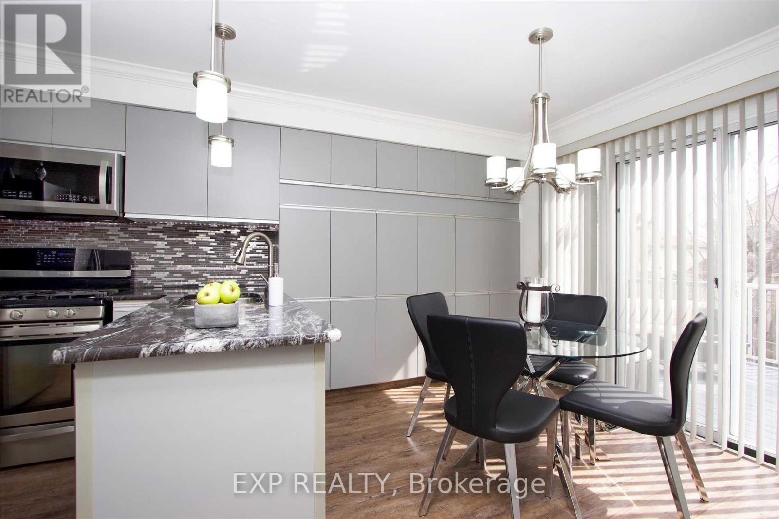 1009 Meadowridge Crescent, Pickering, Ontario  L1V 4Z3 - Photo 5 - E13682084