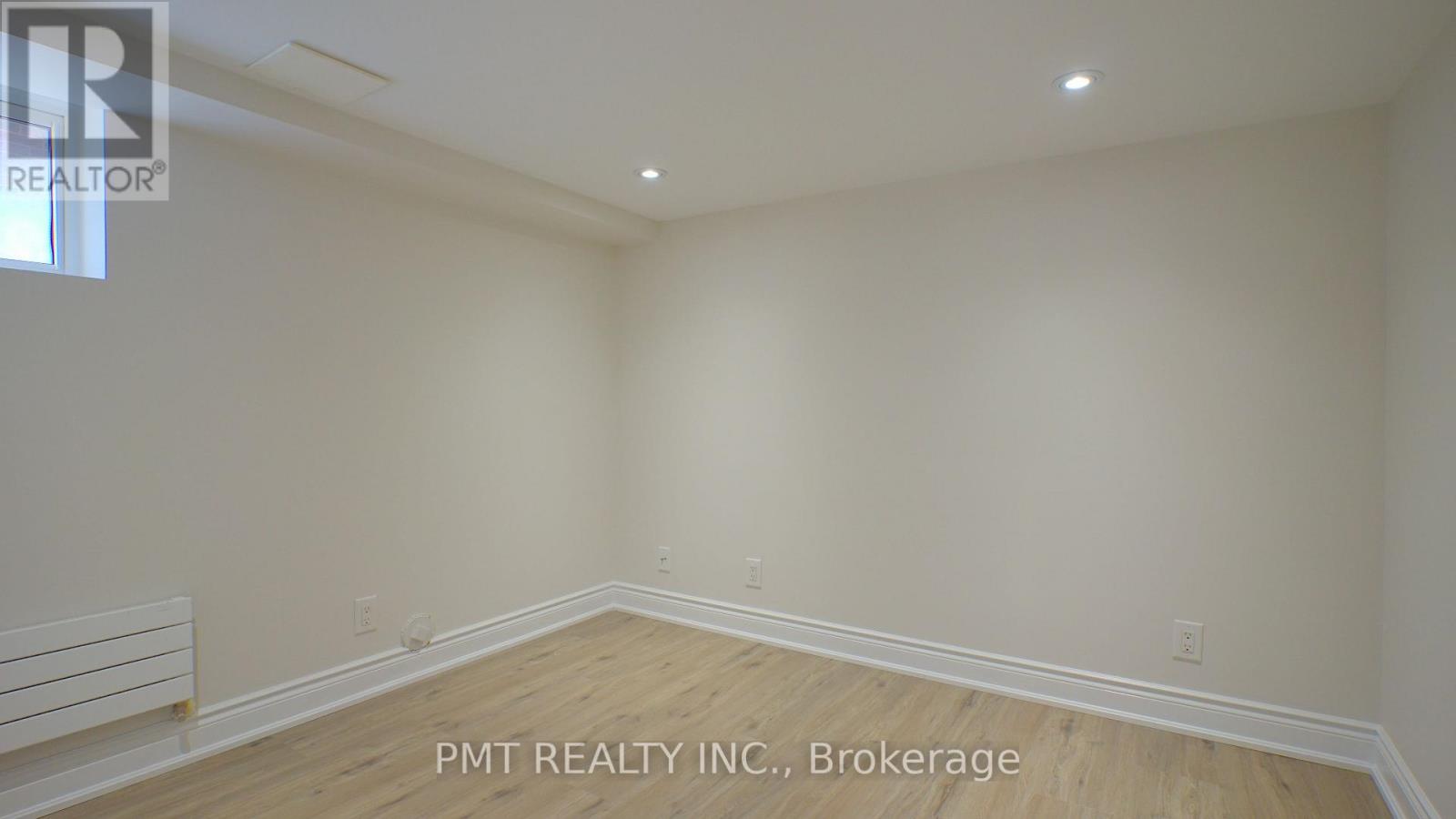 Lower - 881 Coxwell Avenue, Toronto, Ontario  M4C 3G1 - Photo 10 - E13682104