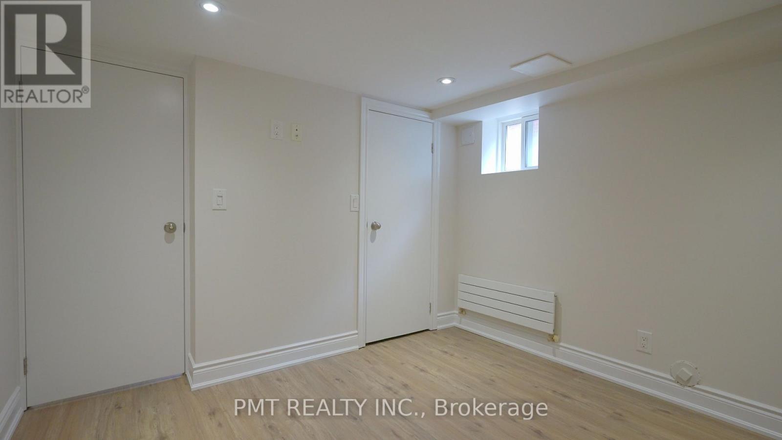 Lower - 881 Coxwell Avenue, Toronto, Ontario  M4C 3G1 - Photo 11 - E13682104