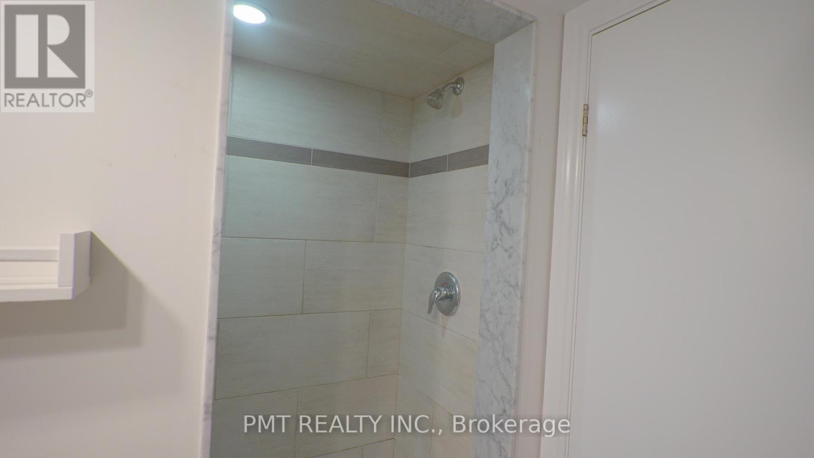 Lower - 881 Coxwell Avenue, Toronto, Ontario  M4C 3G1 - Photo 15 - E13682104