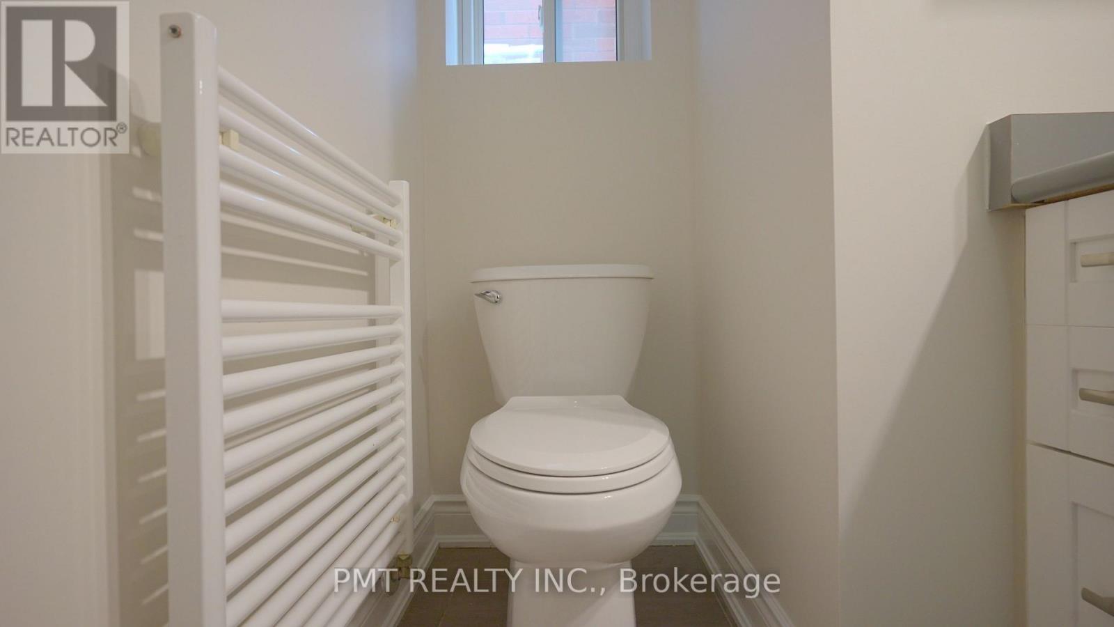Lower - 881 Coxwell Avenue, Toronto, Ontario  M4C 3G1 - Photo 16 - E13682104