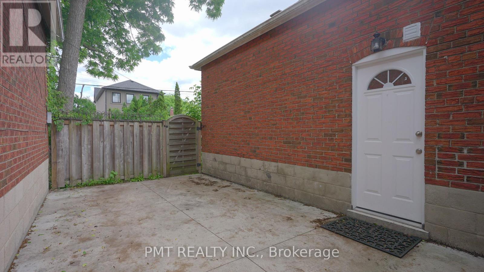 Lower - 881 Coxwell Avenue, Toronto, Ontario  M4C 3G1 - Photo 21 - E13682104