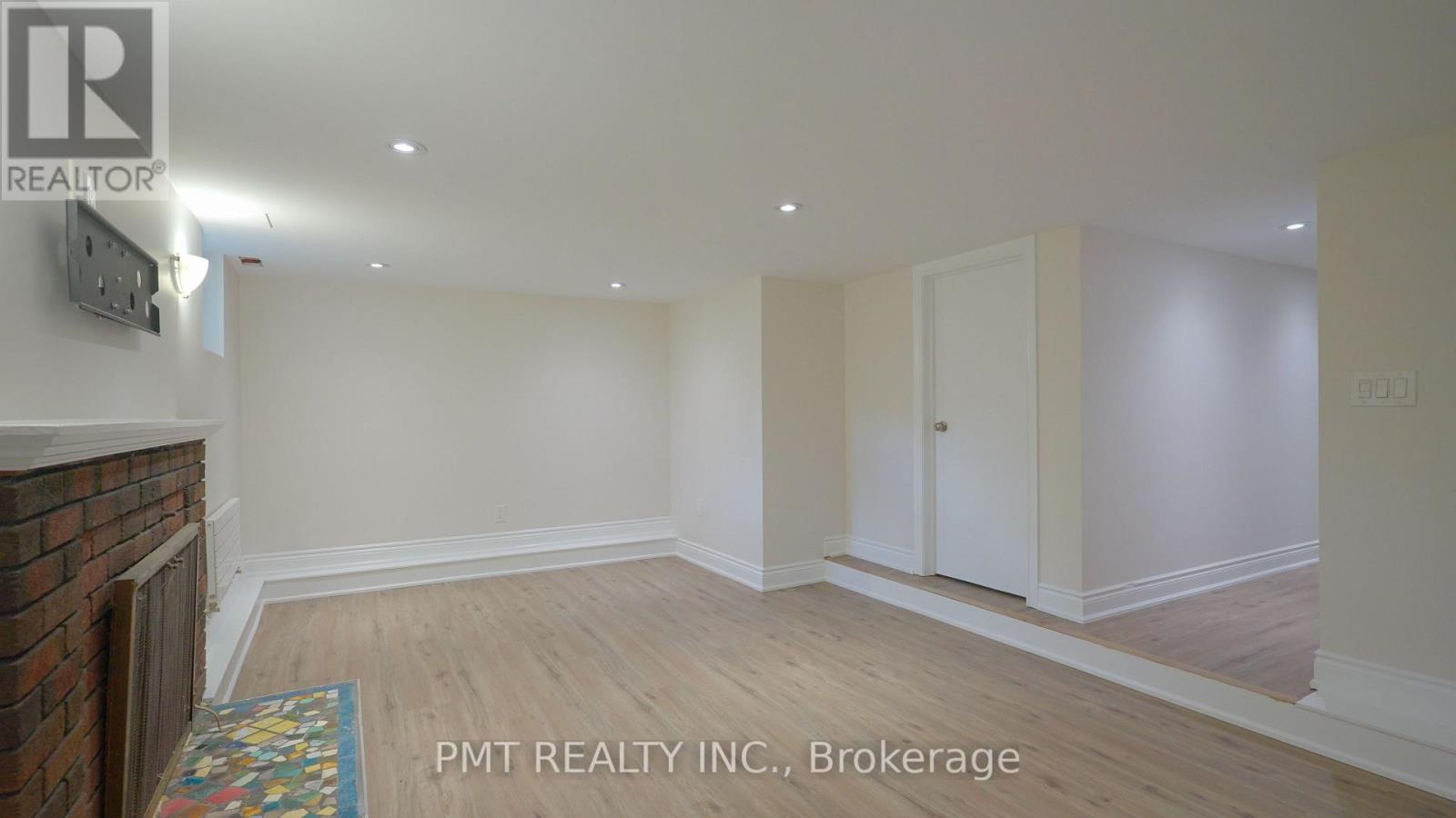 Lower - 881 Coxwell Avenue, Toronto, Ontario  M4C 3G1 - Photo 3 - E13682104
