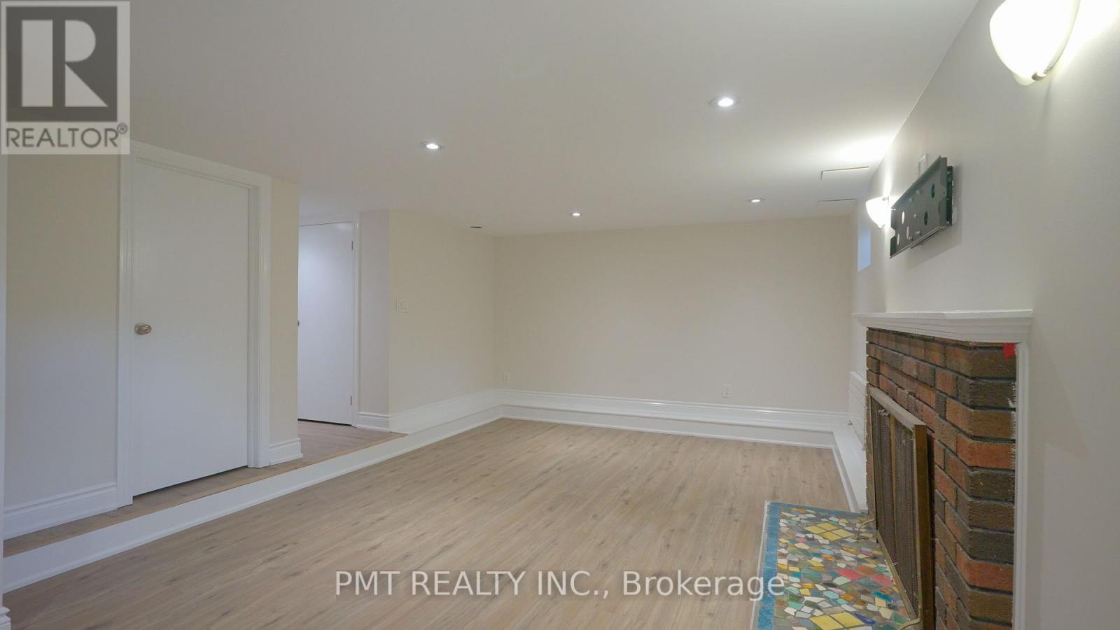 Lower - 881 Coxwell Avenue, Toronto, Ontario  M4C 3G1 - Photo 7 - E13682104