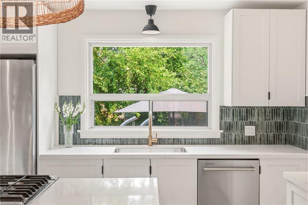 271 Linden Avenue, Burlington, Ontario  L7L 2P4 - Photo 8 - 40855844