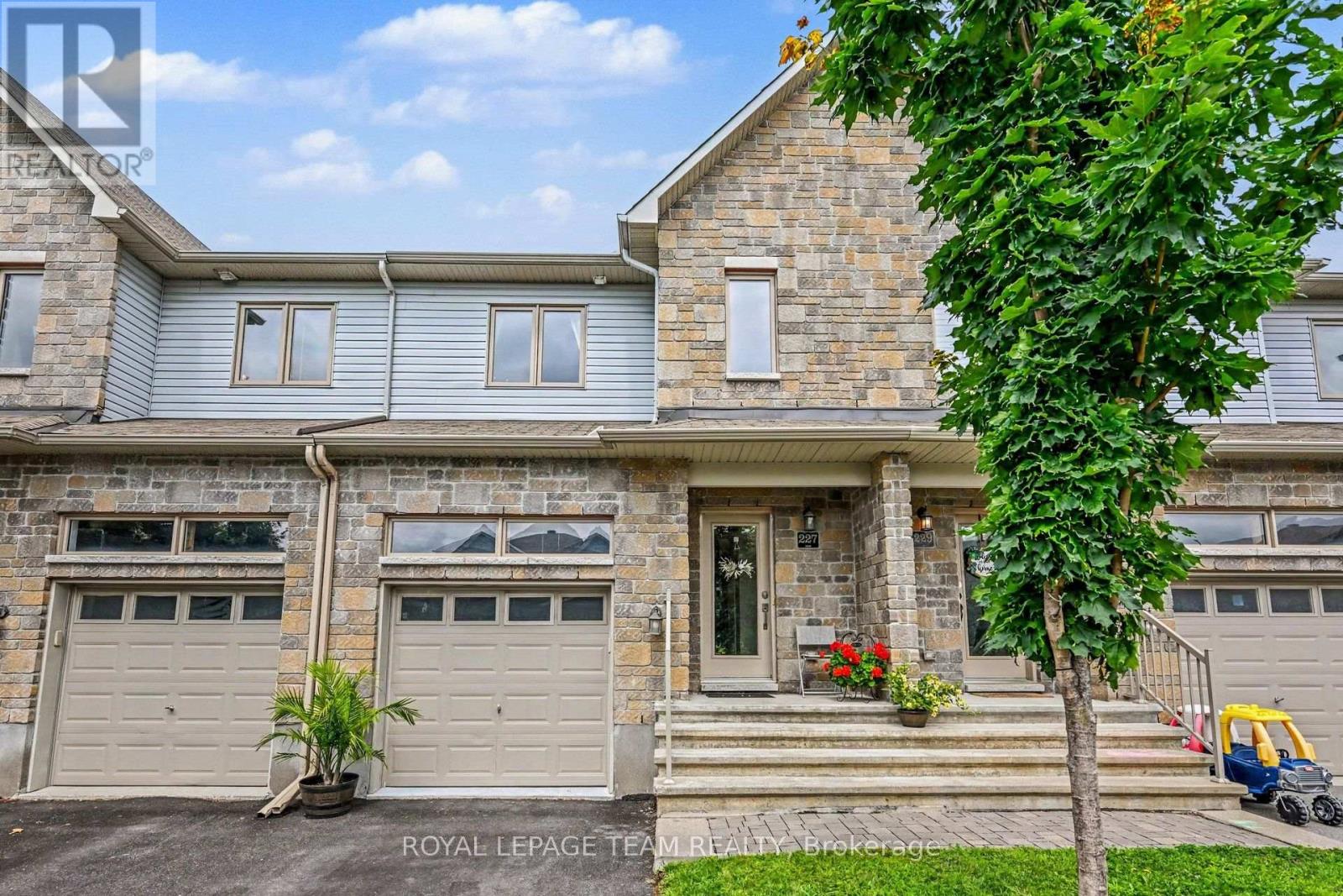 227 King Street, Carleton Place, Ontario  K7C 0G9 - Photo 2 - X13682020