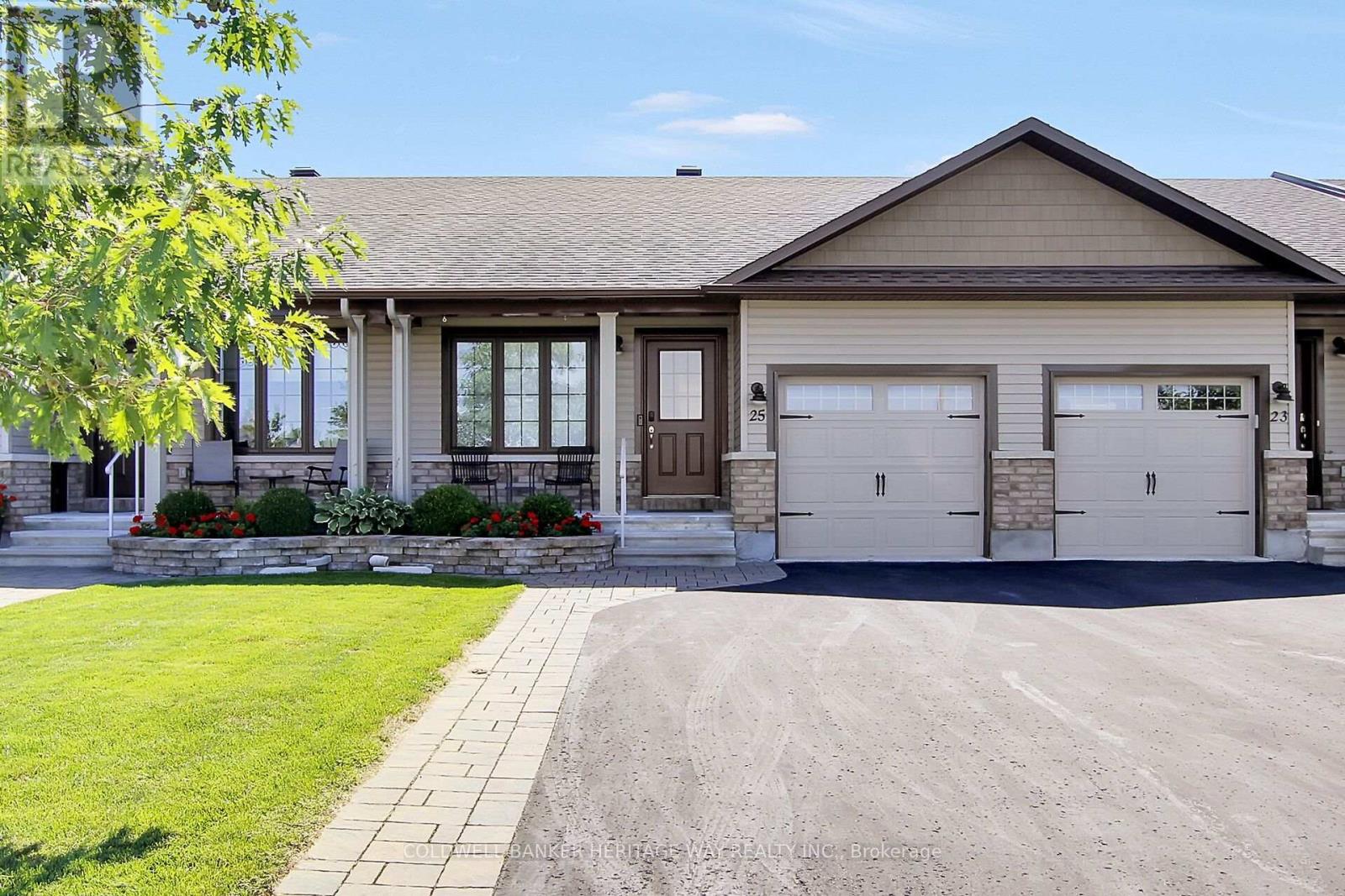 25 HORTON STREET, Mississippi Mills, Ontario