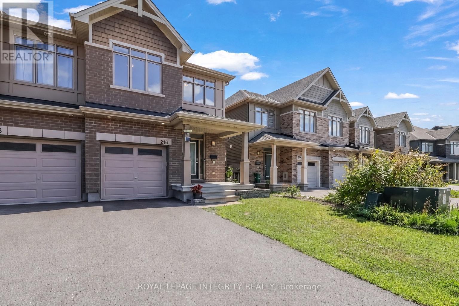 216 Gossamer Street, Ottawa, Ontario  K1C 7G4 - Photo 2 - X13682054