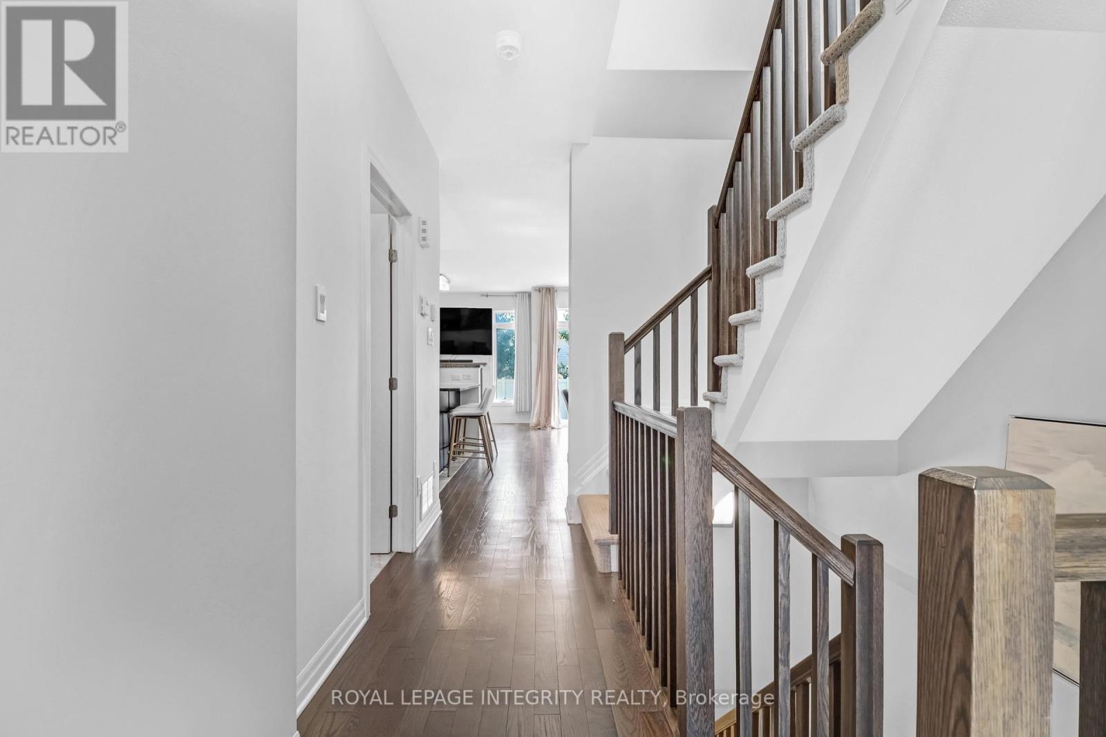 216 Gossamer Street, Ottawa, Ontario  K1C 7G4 - Photo 8 - X13682054