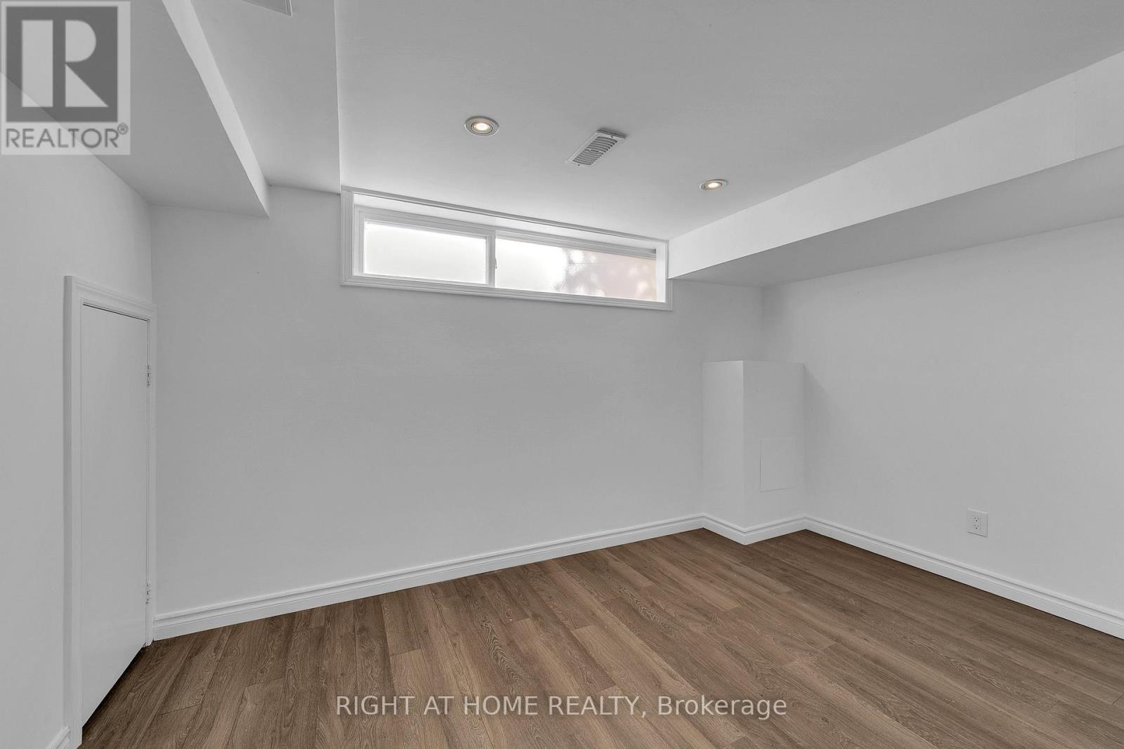 303 Blue Grass Boulevard, Richmond Hill, Ontario  L4C 3H3 - Photo 11 - N13681824