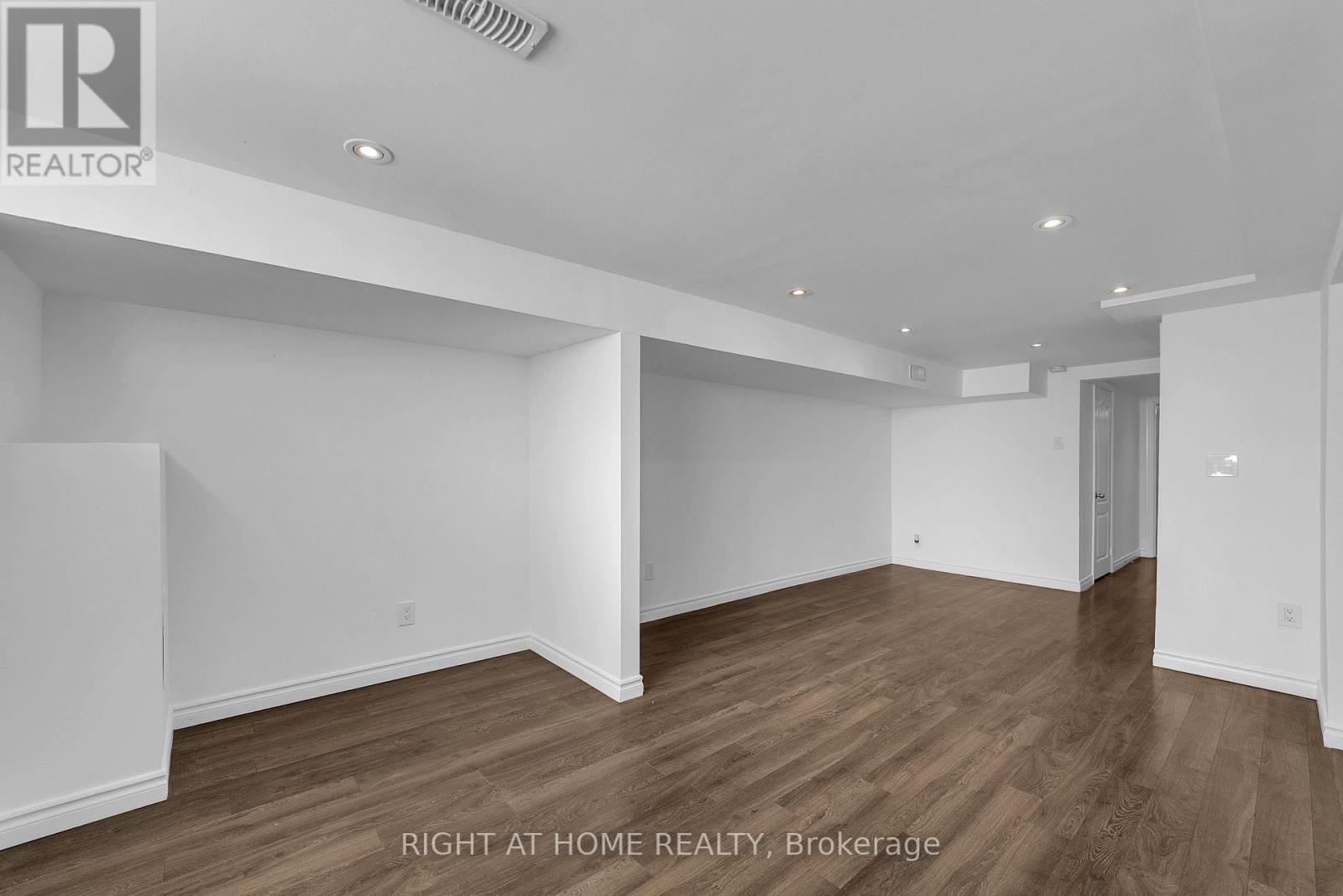 303 Blue Grass Boulevard, Richmond Hill, Ontario  L4C 3H3 - Photo 13 - N13681824