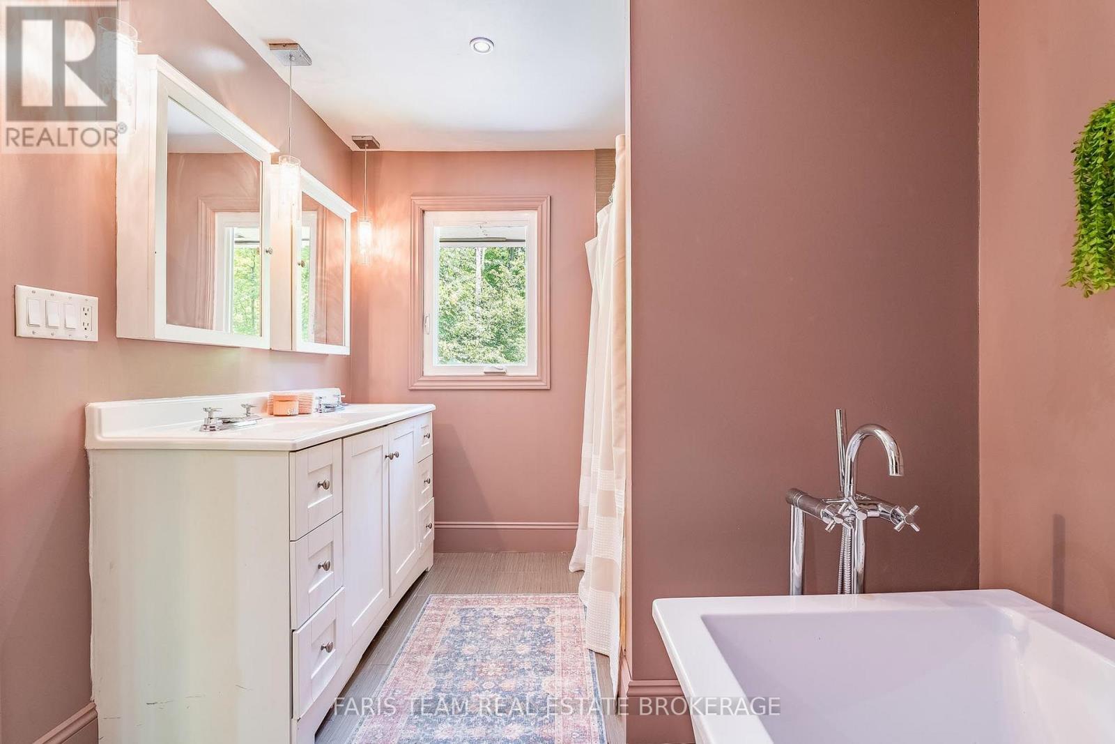 17956 Warden Avenue, East Gwillimbury (Sharon), Ontario  L0G 1V0 - Photo 18 - N13681860