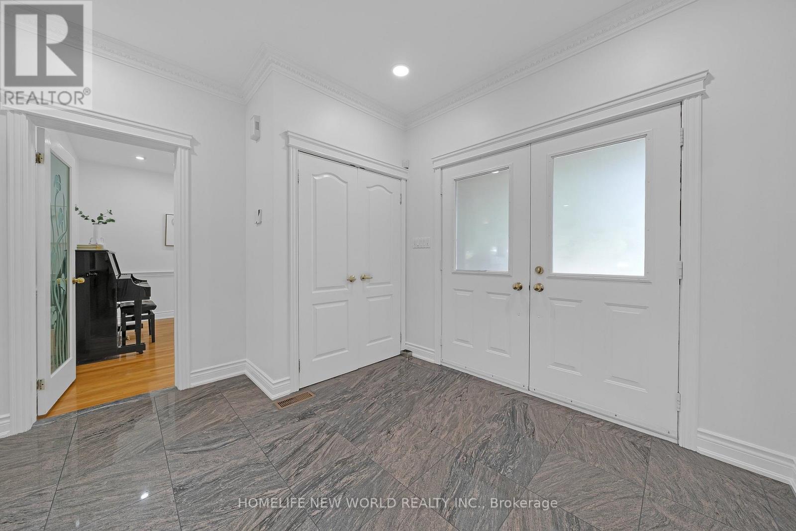 9 Pavillion Street, Markham, Ontario  L3R 1N8 - Photo 8 - N13681902