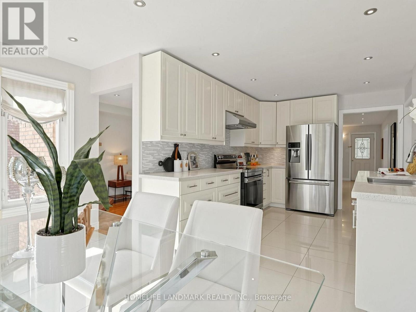 60 Ingleborough Court, Markham, Ontario  L3R 8M4 - Photo 21 - N13681980