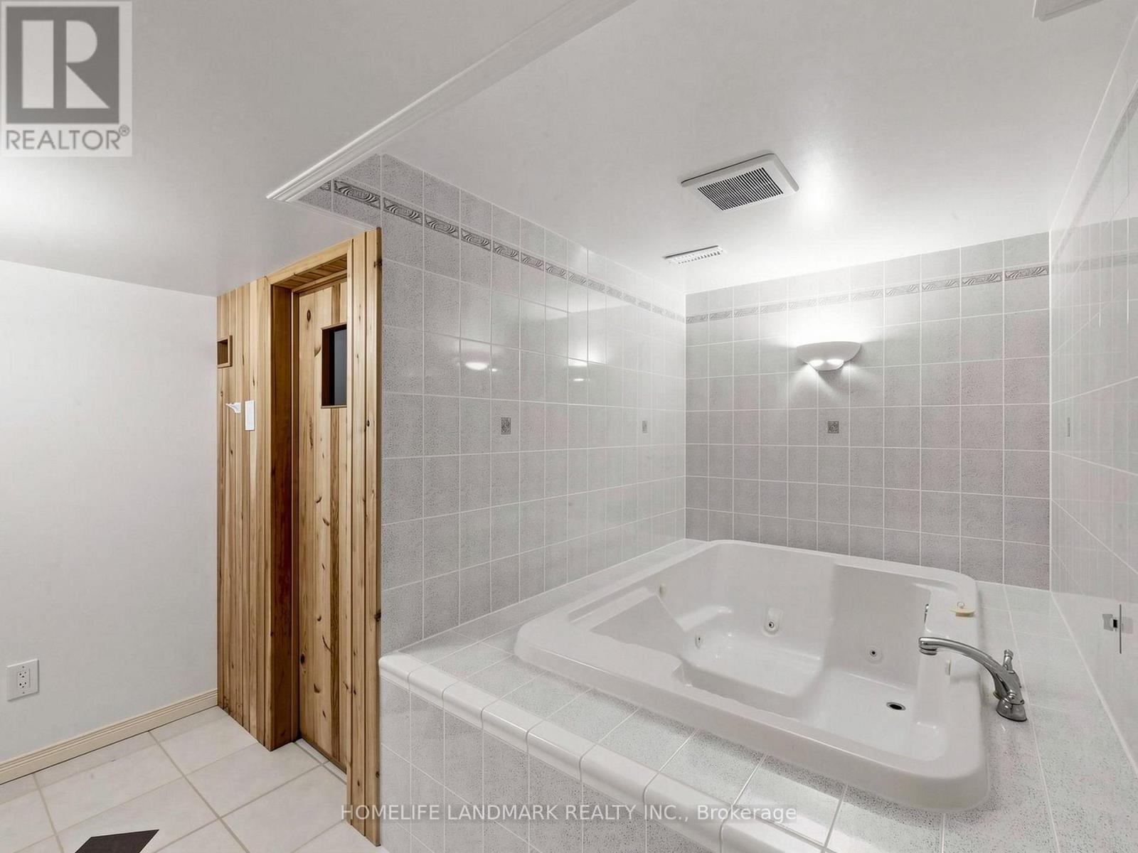 60 Ingleborough Court, Markham, Ontario  L3R 8M4 - Photo 46 - N13681980