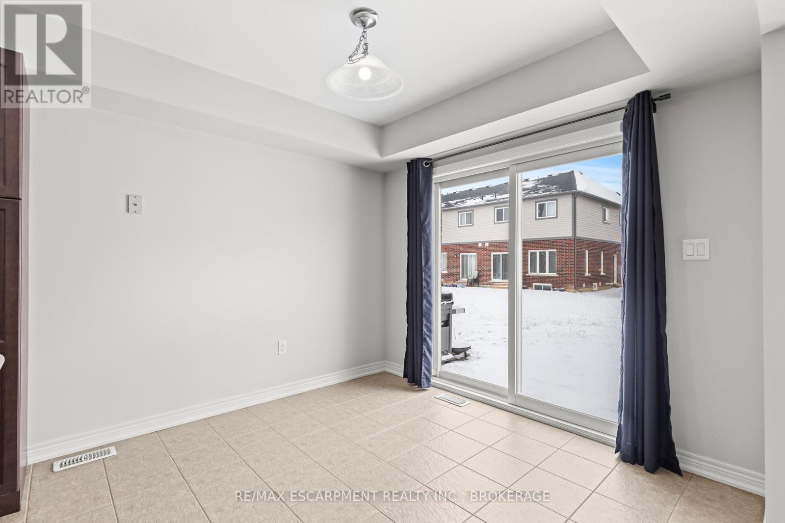 Main - 141 Winterberry Boulevard, Thorold, Ontario  L2V 5G6 - Photo 14 - X13681828