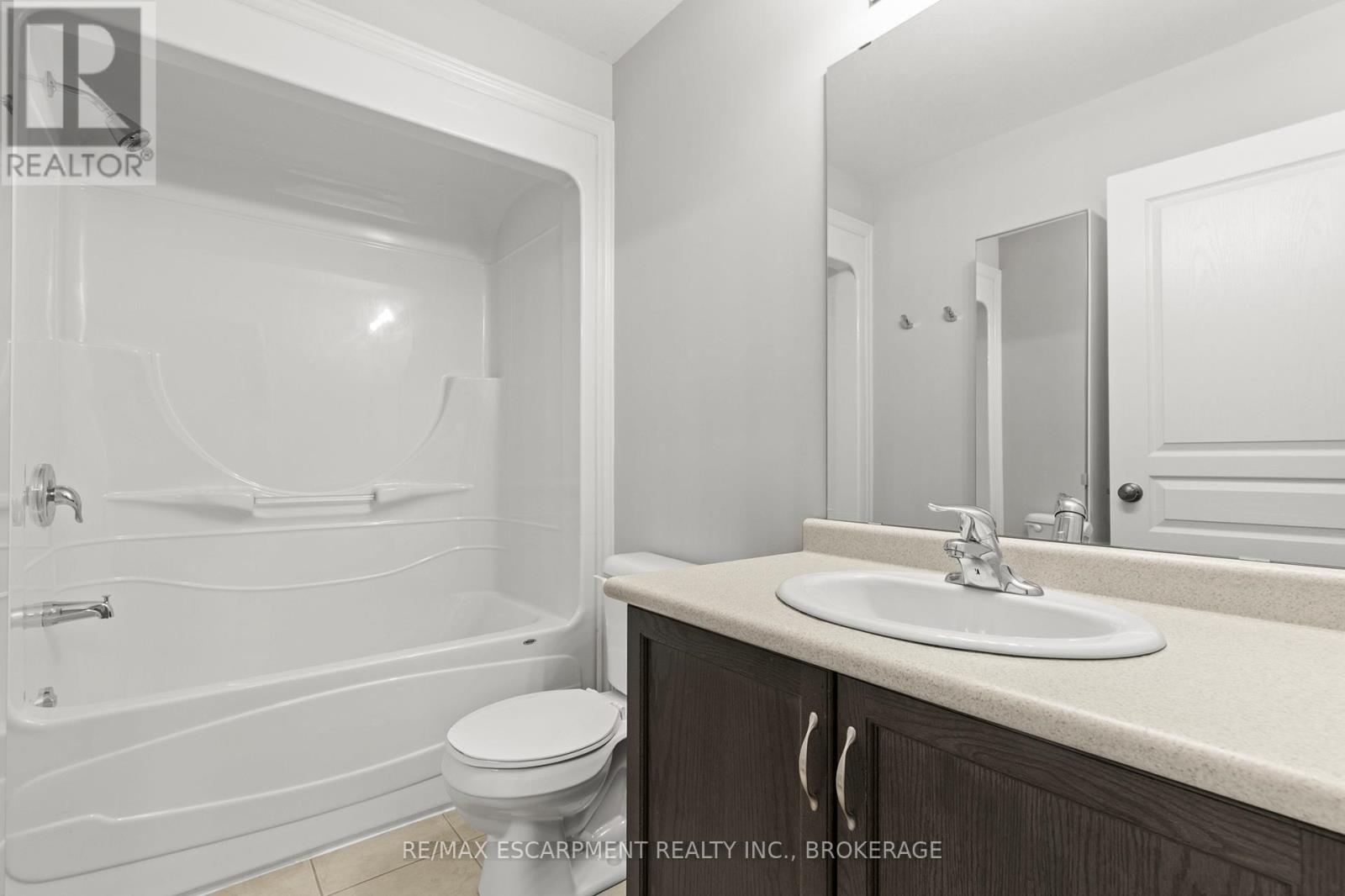 Main - 141 Winterberry Boulevard, Thorold, Ontario  L2V 5G6 - Photo 23 - X13681828