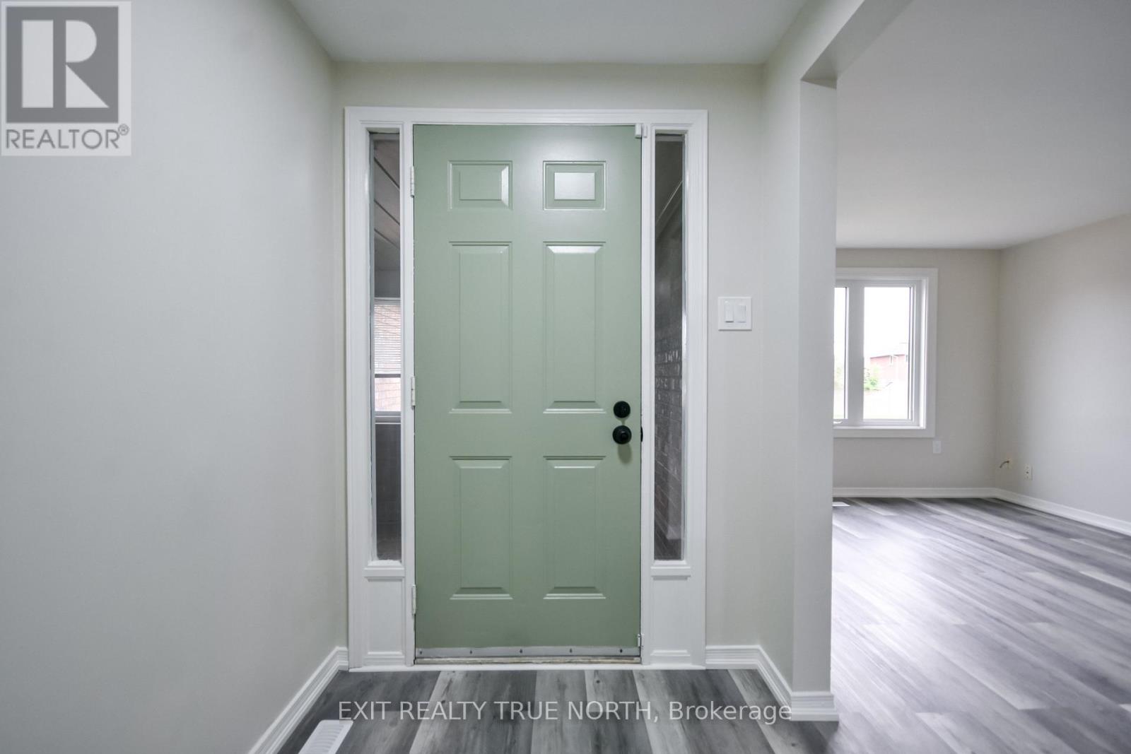 426 Sunnidale Road, Barrie (Northwest), Ontario  L4N 7A8 - Photo 3 - S13681794