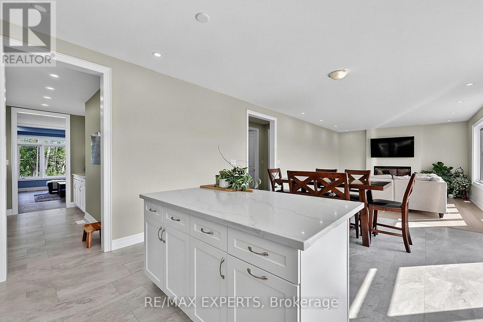 222 Mapleside Drive, Wasaga Beach, Ontario  L9Z 0L4 - Photo 16 - S13681848