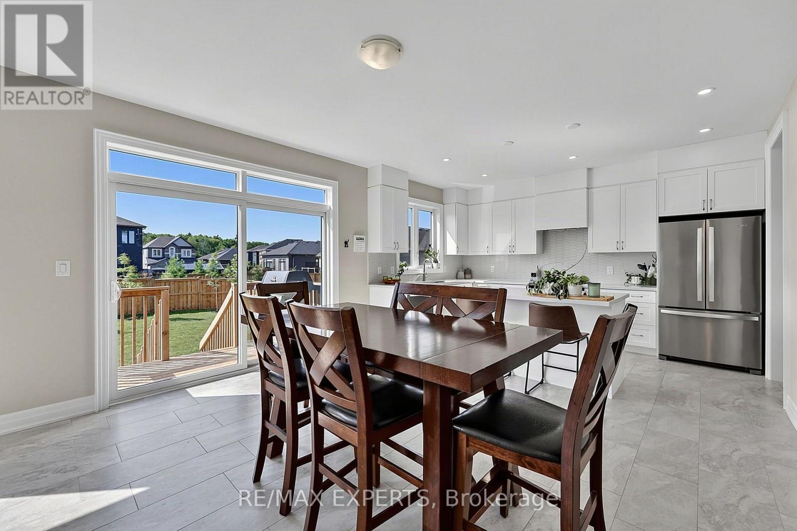 222 Mapleside Drive, Wasaga Beach, Ontario  L9Z 0L4 - Photo 18 - S13681848