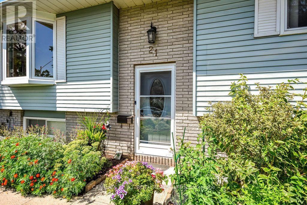 21 Korlea Crescent, Orillia, Ontario L3V 7K3 - Photo 4 - S13681852
