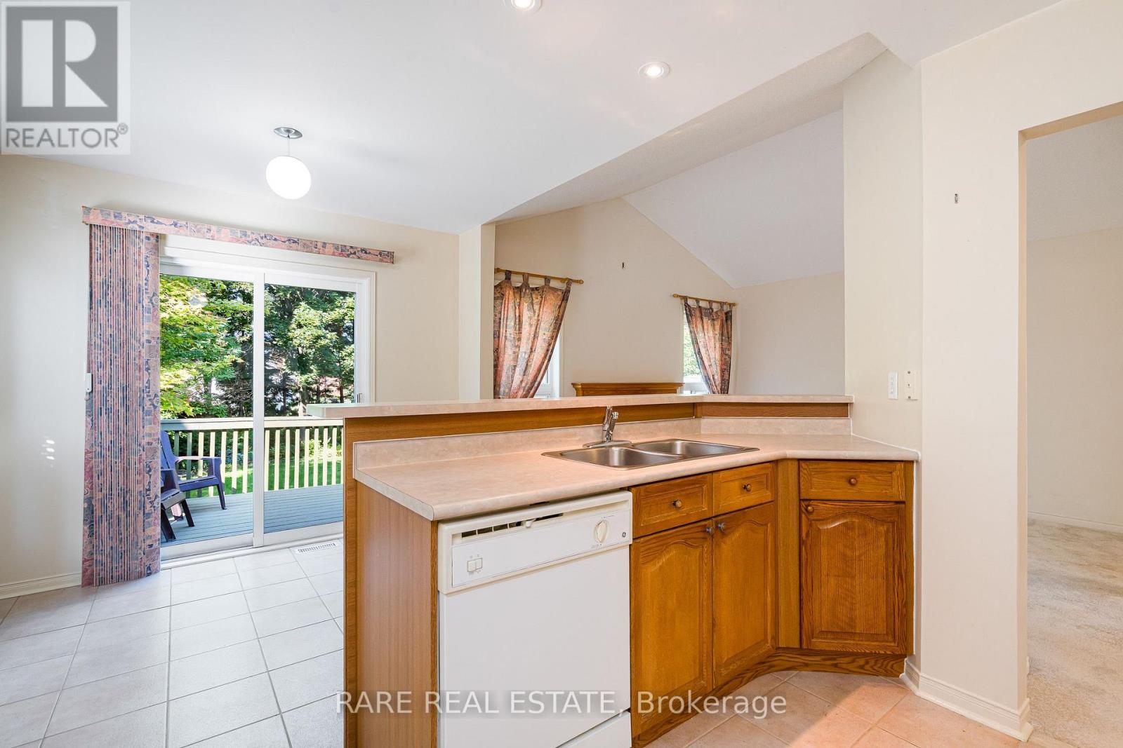 44 Regina Boulevard, Wasaga Beach, Ontario  L9Z 1M7 - Photo 8 - S13681910