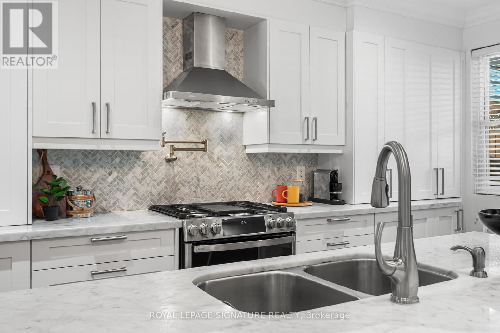 79 Pendrith Street, Toronto, Ontario  M6G 1R8 - Photo 11 - W13681802
