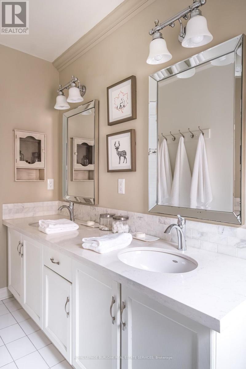 1729 Riverbend Court, Mississauga, Ontario  L5M 5J1 - Photo 27 - W13681818