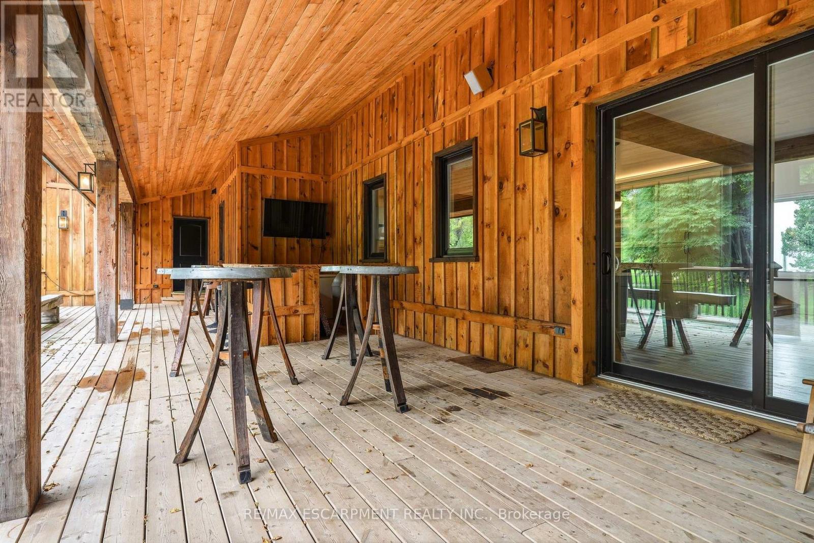 2019 Dundas Street, Burlington, Ontario  L7P 0S8 - Photo 36 - W13681822