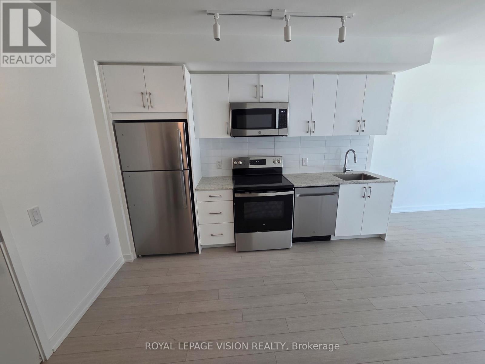 1616 - 4010 Eglinton Avenue W, Toronto, Ontario  M9A 0G5 - Photo 2 - W13681832