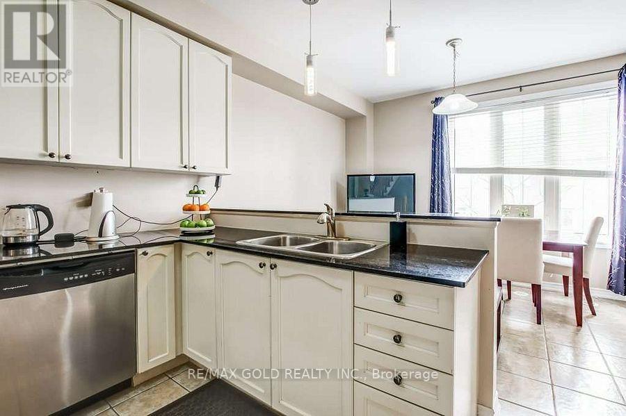 6 Cailiff Street, Brampton, Ontario  L6Y 0P9 - Photo 7 - W13681840