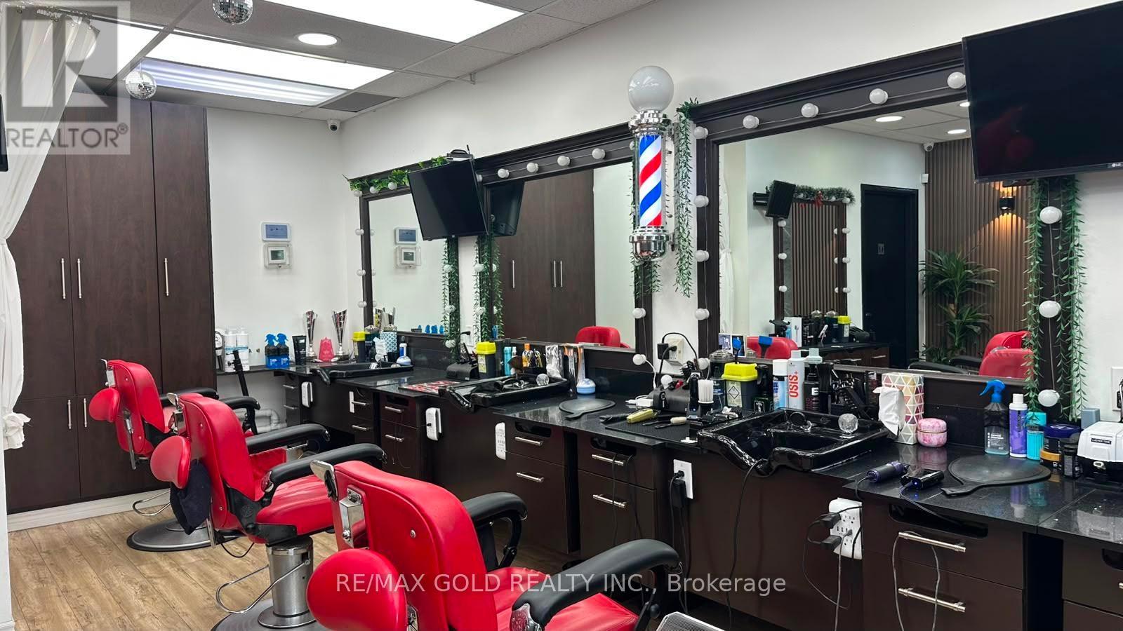 2 - 24 Dundas Street E, Mississauga, Ontario  L5A 1W2 - Photo 3 - W13681866
