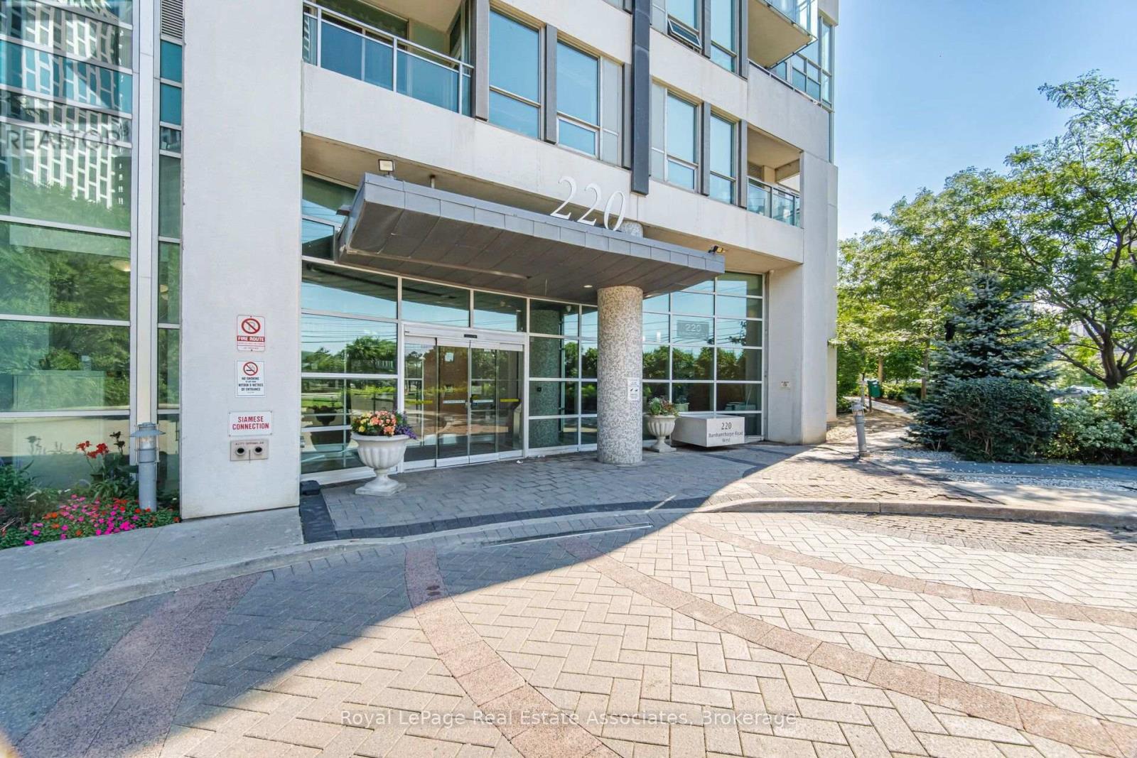 305 - 220 BURNHAMTHORPE ROAD W, Mississauga, Ontario